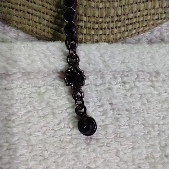 Black crystal chain necklace floral flower 🌷🌹 - Picture 4 of 4
